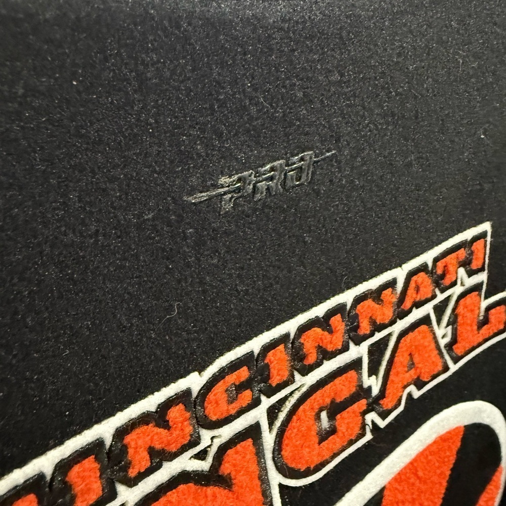 Women’s Wool Varsity Cincinnati Bengals jacket black/white Pro Standard Luxury - Picture 6 of 9